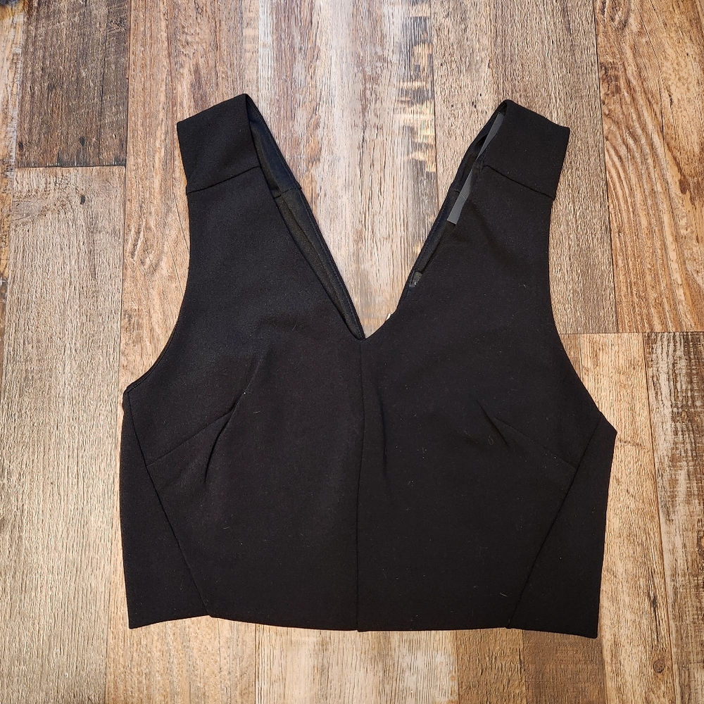 Dynamite V Neck Zip Up Crop Top